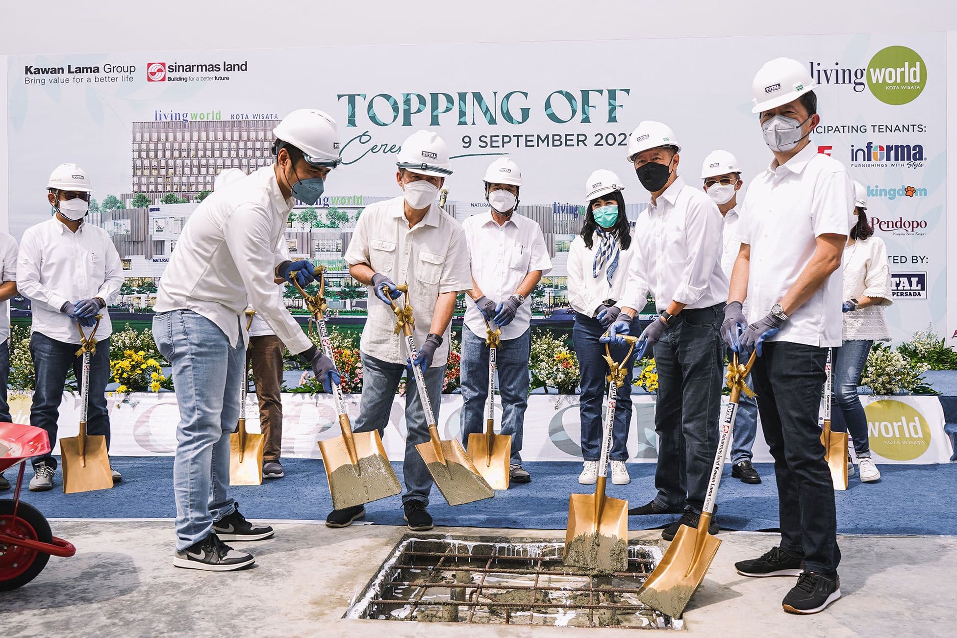 Sinar Mas Land dan Kawan Lama Gelar Topping Off Proyek Mall Living World